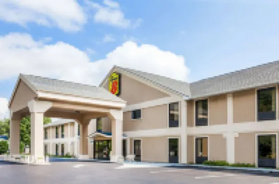 Super 8 by Wyndham Erwin Hotel di Erwin