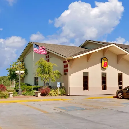 Super 8 by Wyndham Keokuk