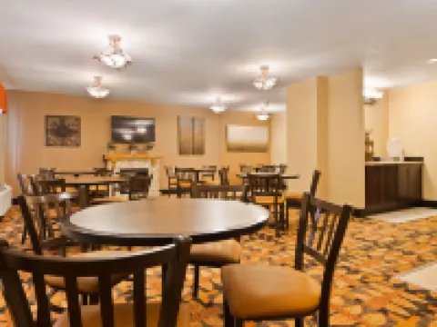 Best Western Plus Deer Park Hotel and Suites Hotels in Craig