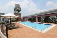 Grand Victoria Hotel - Pools