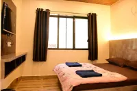 Suyog Hotel Pisarnath Mahadev Mandir附近的飯店