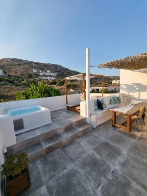 Ninemia Naxos Suites - vue sur la montagne
