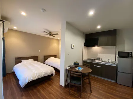 Chi Chi Nuji Отели рядом с достопримечательностью «Mount Yonaha»