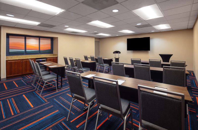 Hampton Inn & Suites El Paso-Airport photo 4
