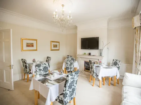 Beaufort Lodge - Central Location & Free Parking Отели в г. Стейплгров