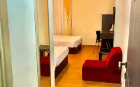 Hotel Femina Hotels in Padang