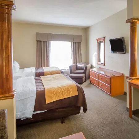 Quality Inn & Suites MidAmerica Industrial Park Area