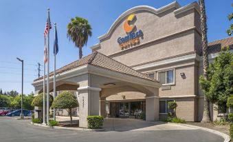 Comfort Suites Tulare