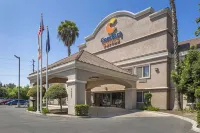 Comfort Suites