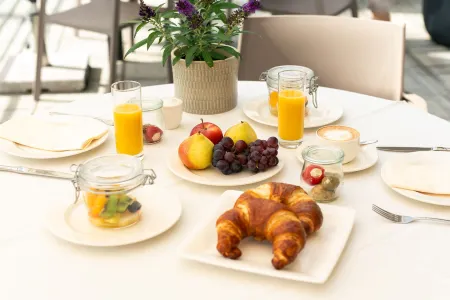 Hotel Penz West Отели в г. Гемайнде Фёльс