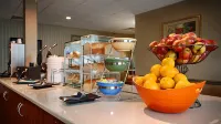 Best Western Summit Inn - servizio colazione