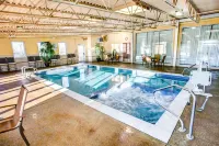 Comfort Inn & Suites Hotels in Triadelphia