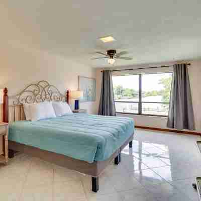 Cocoa Beach House on Banana River Walk to Ocean! Rooms
