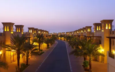 Al Hamra Village Hotel Hoteles en Bab Al Bahr