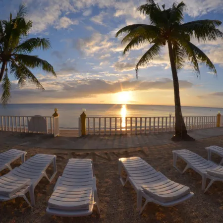 Lanas Beach Resort Carabao Island