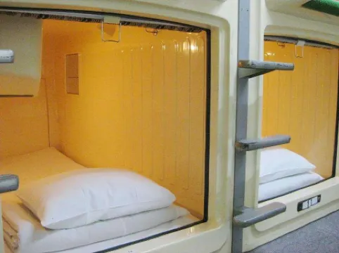 Capsule Hotel Famy (Male Guests Only)