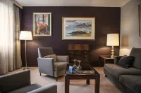 Hotel Holt - The Art Hotel - С баром