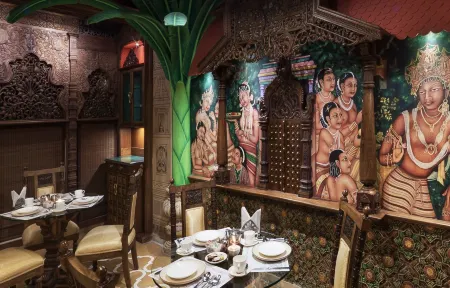 Pearl Palace Heritage Boutique Hotel Отели рядом с достопримечательностью «Бапу Базар»