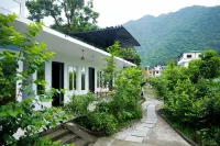 Indian Culture Hotels in Garhwāl