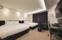 아덴 호텔