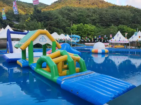 Goesan Joryeong Pension Отели рядом с достопримечательностью «Shinpoong Hanji Maeul»