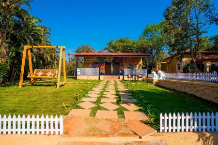 Zostel Plus Lonavala Отели в г. Джвханд Апати