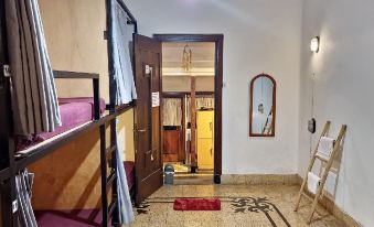 Semeru Hostel Malang - Adults Only