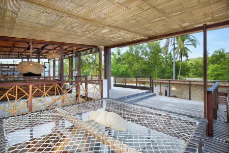 Villa Sakura Selong Belanak Lombok Отели рядом с достопримечательностью «Selong Belanak Beach»