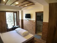 Backwoods B&B Mall Road Shimla