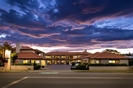 Harvest Lodge Motel Отели в г. Уэймарама