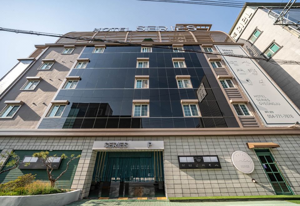 3. 시리즈 호텔..