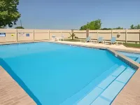 Howard Johnson by Wyndham New Braunfels - Uima-altaat