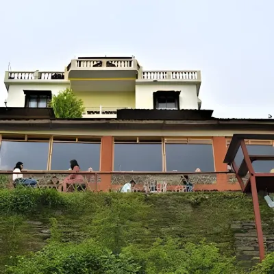 ALhito Cafe & Resort Hotels in Almora