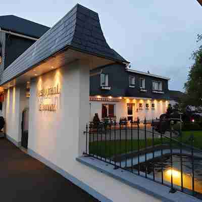 Le Roannay - Hôtel & Restaurant gastronomique Hotel Exterior