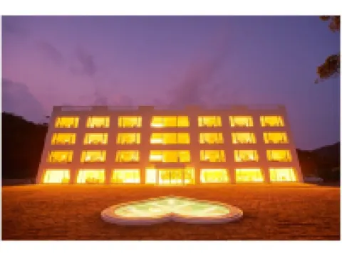 Hotel the Scene Отели в г. 