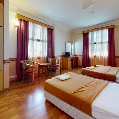 Flora Place Hotel Hotel dekat Jl Padang Garong