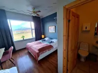 Hlín Guesthouse Hotels near Black beach