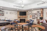 Lakes Inn at Dunvilla - parking