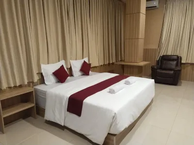 HOTEL KEMBANG JOYO Hotels near Mutiara Airport