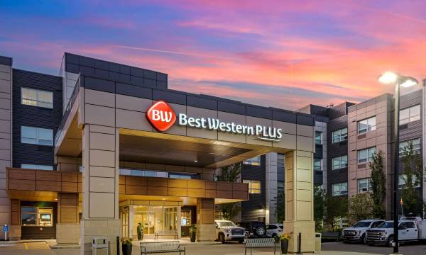 Best Western Plus Sawridge Suites