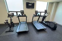 La Quinta Inn & Suites by Wyndham New Haven - Gym