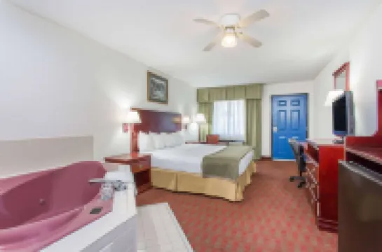 Baymont by Wyndham Manning Hotels in Clarendon County