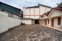 RedDoorz Near Universitas Muhammadiyah Pringsewu Hotels in Negeri Katon