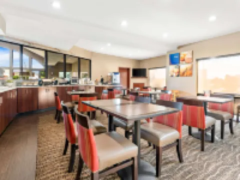 Comfort Suites Near Robins Air Force Base Hotels in Warner Robins