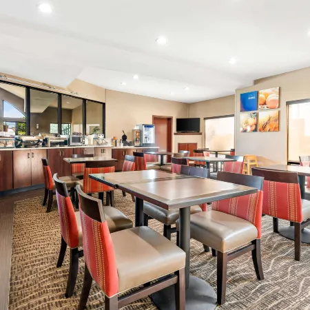 Comfort Suites Near Robins Air Force Base