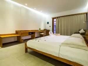 The Barefoot Eco Hotel