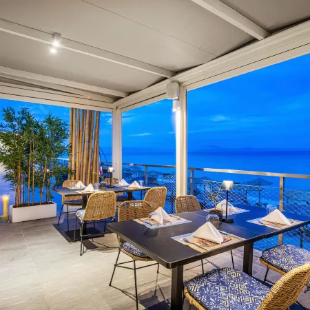 Ammon Zeus Luxury Beach Hotel
