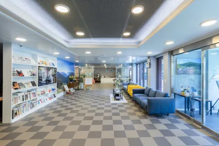 Gurae Zirisan Punggyeong Отели рядом с достопримечательностью «Gurye Sansuyu Village»