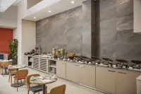 ฮอลิเดย์ อินน์ แอนด์ สวีทส์ อากวัสกาเลียนเตส บาย IHG