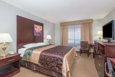 Super 8 by Wyndham Innisfail Hotels near Select Holidays